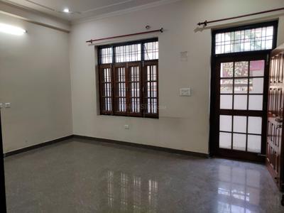 Living Room Image of 1000 Sq.ft 2 BHK Builder Floor for rent in Gomti Nagar Lucknow for Rs. 13000