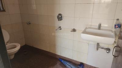 Bathroom Image of 891 Sq.ft 1 BHK Apartment / Flat for rent in Sumer Park, Mazgaon Mumbai for Rs. 65000