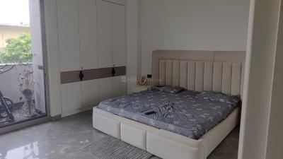 Bedroom Image of 1800 Sq.ft 3 BHK Builder Floor for sale in Janakpuri New Delhi for Rs. 39000000
