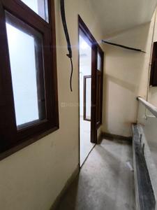 Balcony Image of 800 Sq.ft 2 BHK Builder Floor for rent in Sultanpur New Delhi for Rs. 25500