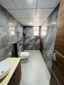 Bathroom Image of 3500 Sq.ft 4 BHK Apartment / Flat for sale in Ridhi Homes Greenfield, Green Field Colony Faridabad for Rs. 20700000