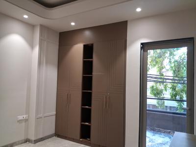 Bedroom Image of 1800 Sq.ft 3 BHK Builder Floor for sale in Paschim Vihar New Delhi for Rs. 35000000
