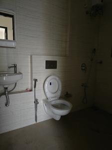 Common Bathroom Image of 1320 Sq.ft 3 BHK Apartment / Flat for rent in Hubtown Rising City, Ramabai Ambedkar Nagar Mumbai for Rs. 95500