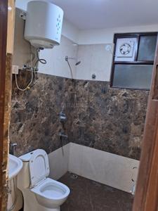 Bathroom Image of 1300 Sq.ft 3 BHK Apartment / Flat for rent in Azad Nagar Kanpur for Rs. 25000