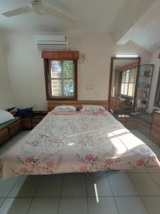 Bedroom Image of 1665 Sq.ft 4 BHK Independent House for sale in Satellite Ahmedabad for Rs. 45000000