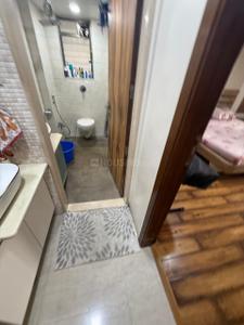 Bathroom Image of 1000 Sq.ft 2 BHK Apartment / Flat for sale in Vile Parle West Mumbai for Rs. 40000000