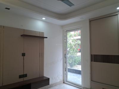 Bedroom Image of 1350 Sq.ft 3 BHK Builder Floor for sale in DDA Mig Flats, Paschim Vihar New Delhi for Rs. 26500000