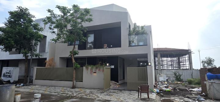 Nipania Villa Main Image 1