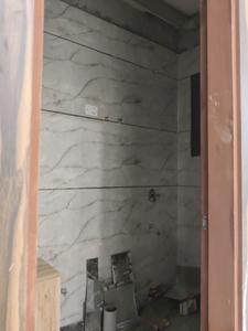 Common Bathroom Image of 1350 Sq.ft 3 BHK Apartment / Flat for sale in Lal Kuan Ghaziabad for Rs. 6065000