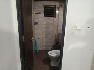 Bathroom Image of 700 Sq.ft 2 BHK Independent House for rent in Shivaji Nagar Pune for Rs. 36500