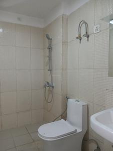 Common Bathroom Image of 1800 Sq.ft 3 BHK Apartment / Flat for rent in M3M Soulitude , Sector 89 Gurgaon for Rs. 33000