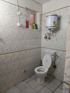 Bathroom Image of 1200 Sq.ft 3 BHK Independent House for rent in Vaishali Ghaziabad for Rs. 25500