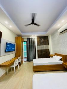Hall Image of Urbanroomz Coliving PG Nrby DELL in Sector 43, Gurgaon