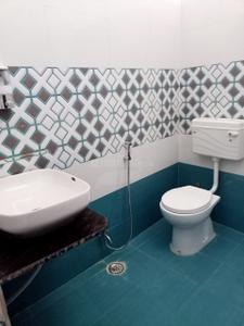 Bathroom Image of 1400 Sq.ft 8 BHK Villa for rent in Chaukaghat Varanasi for Rs. 70000