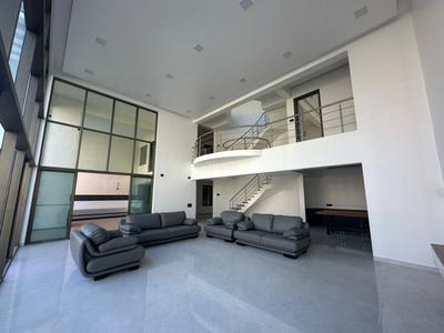 Hall Image of 4700 Sq.ft 4.5 BHK Penthouse for sale in Water’s Edge Phase I, Pimple Nilakh Pune for Rs. 85000000