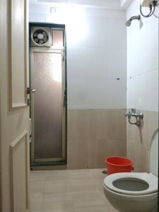 Common Bathroom Image of 960 Sq.ft 2 BHK Apartment / Flat for sale in Hiranandani Estate Queens Gate, Hiranandani Estate Thane for Rs. 17500000