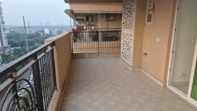 Balcony Image of 844 Sq.ft 3 BHK Apartment / Flat for rent in Gaurs Siddhartham, Siddharth Vihar Ghaziabad for Rs. 27000