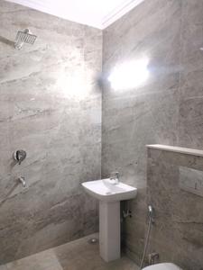 Common Bathroom Image of 1125 Sq.ft 3 BHK Builder Floor for sale in RPS Palm Drive, Sector 88 Faridabad for Rs. 10000000