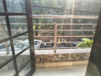Balcony Image of 720 Sq.ft 2 BHK Builder Floor for rent in Mukherjee Nagar New Delhi for Rs. 30000