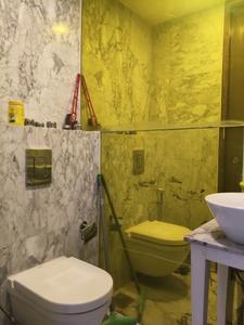 Common Bathroom Image of 1250 Sq.ft 3 BHK Apartment / Flat for sale in Indiabulls Blu Tower A, Worli Mumbai for Rs. 110000000