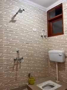 Bathroom Image of 650 Sq.ft 2 BHK Builder Floor for sale in Khanpur New Delhi for Rs. 3850000