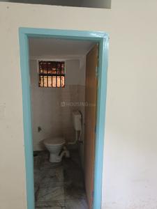 Bathroom Image of 1000 Sq.ft 2 BHK Builder Floor for rent in Jharapada Bhubaneswar for Rs. 14000