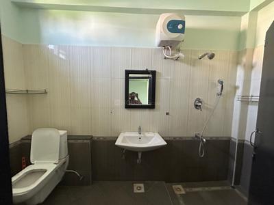 Bathroom Image of SR women’s PG in Valasaravakkam, Chennai