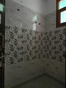 Common Bathroom Image of 900 Sq.ft 3 BHK Builder Floor for sale in DLF Ankur Vihar Ghaziabad for Rs. 3500333