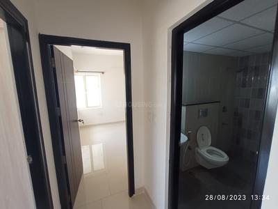Bathroom Image of 1040 Sq.ft 2 BHK Apartment / Flat for rent in Svamitva Emerald Square, Bommasandra Bengaluru for Rs. 27000