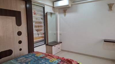 Bedroom Image of 910 Sq.ft 2 BHK Apartment / Flat for rent in Lodha Paradise, Thane West Thane for Rs. 43000