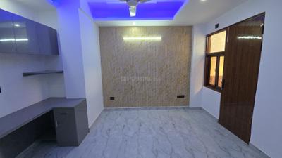 Bedroom Image of 900 Sq.ft 3 BHK Builder Floor for sale in Laxmi Nagar New Delhi for Rs. 9500000