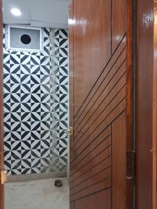 Common Bathroom Image of 1050 Sq.ft 2 BHK Apartment / Flat for sale in Sector 73 Noida for Rs. 4200000