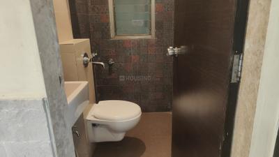Bathroom Image of 550 Sq.ft 1 BHK Apartment / Flat for rent in Neumec Elegance, Lower Parel Mumbai for Rs. 70000