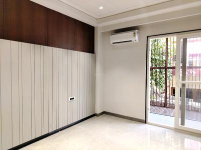 Bedroom Image of 2475 Sq.ft 4 BHK Builder Floor for sale in Emaar Emerald Hill, Sector 65 Gurgaon for Rs. 30000000