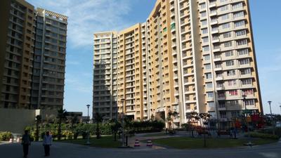 Image of 2280 Sq.ft 3 BHK Apartment / Flat for rent in Adani The Meadows, Shantigram, Ahmedabad for Rs. 42000