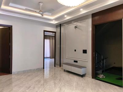 Living Room Image of 2500 Sq.ft 4.5 BHK Builder Floor for sale in Sector 63 Gurgaon for Rs. 31500000