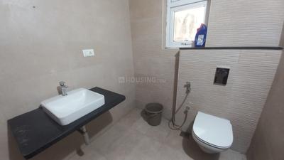 Bathroom Image of 1740 Sq.ft 3 BHK Apartment / Flat for rent in Alekhya Palm Woods, Financial District Hyderabad for Rs. 63000