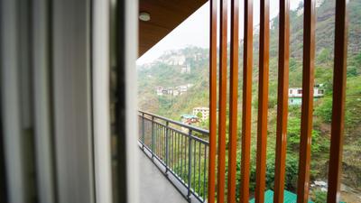 Balcony Image of 1850 Sq.ft 3 BHK Apartment / Flat for sale in Cliffton Valley, Panthaghati Shimla for Rs. 16202740