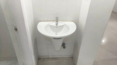 Bathroom Image of 550 Sq.ft 1 BHK Apartment / Flat for rent in Lodha Casa Bella, Palava Phase 1 Thane for Rs. 12000