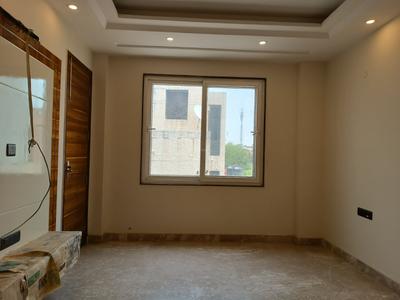 Bedroom Image of 1800 Sq.ft 3 BHK Builder Floor for sale in Paschim Vihar New Delhi for Rs. 35000000