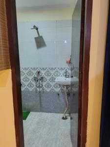 Bathroom Image of 985 Sq.ft 2 BHK Builder Floor for rent in Global Tower, Ashok Vihar Phase 3 Extension Gurgaon for Rs. 26000
