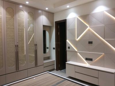 Bedroom Image of 1800 Sq.ft 3 BHK Builder Floor for sale in Vikaspuri New Delhi for Rs. 33500000