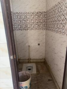 Bathroom Image of 900 Sq.ft 3 BHK Builder Floor for rent in Shastri Nagar New Delhi for Rs. 19999