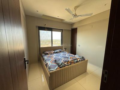 Bedroom Image of 1500 Sq.ft 2 BHK Apartment / Flat for rent in Vaishno Devi Circle Ahmedabad for Rs. 24000