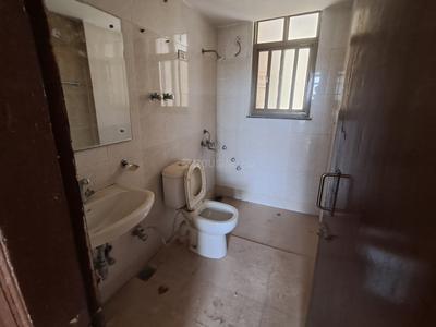 Bathroom Image of 1300 Sq.ft 2 BHK Apartment / Flat for rent in AWHO Apartment, Sector 114 Mohali for Rs. 15000