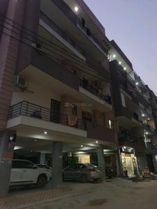 Building Image of 1850 Sq.ft 3 BHK Builder Floor for rent in Sector 69 Gurgaon for Rs. 36000