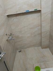 Bathroom Image of 850 Sq.ft 2 BHK Builder Floor for rent in Kamta Lucknow for Rs. 12000