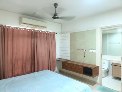 Bedroom Image of 825 Sq.ft 2 BHK Apartment / Flat for rent in Hiranandani Eagleridge, Hiranandani Estate Thane for Rs. 50500