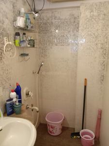 Bathroom Image of 1500 Sq.ft 3 BHK Apartment / Flat for sale in Gladioli Apartments, Andheri West Mumbai for Rs. 40000000