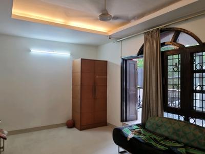 Bedroom Image of 1650 Sq.ft 3 BHK Builder Floor for rent in Janakpuri New Delhi for Rs. 50000